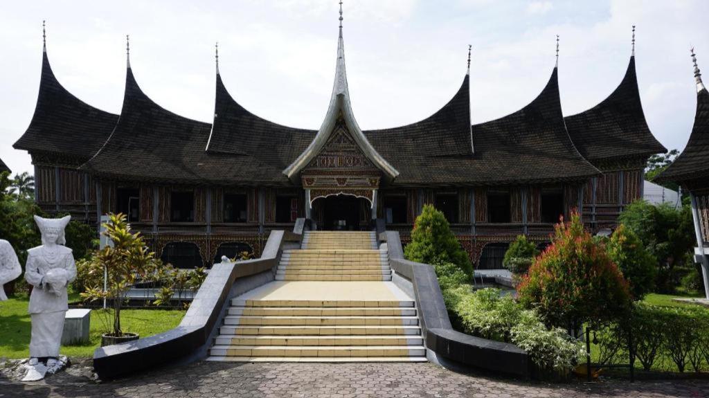 68 Hotel Padang (Sumatra)